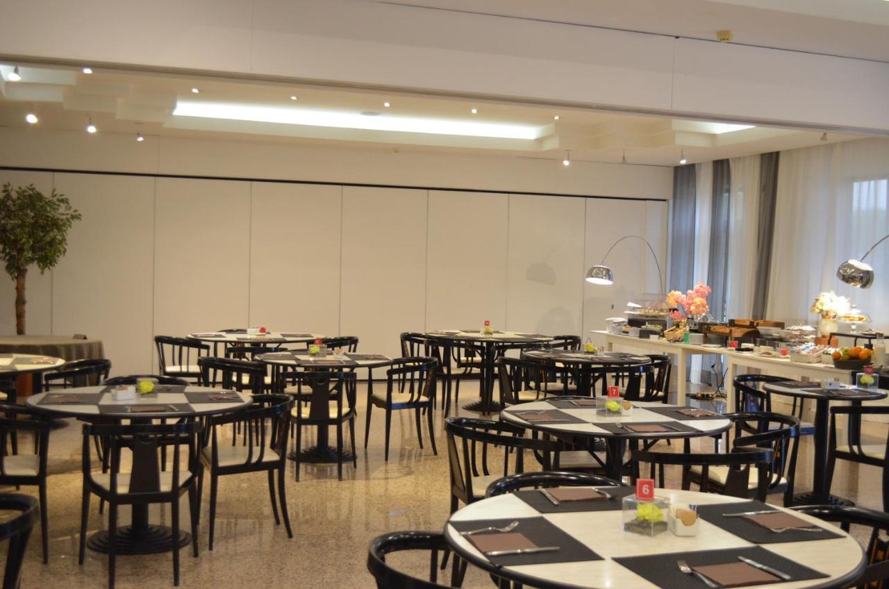 Hotel Diamante Corbetta Bagian luar foto