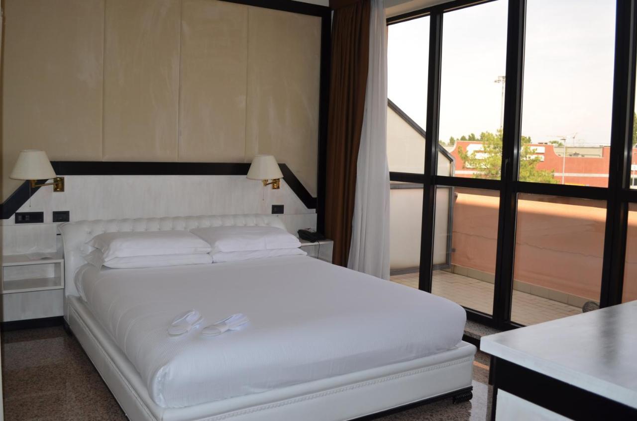 Hotel Diamante Corbetta Bagian luar foto