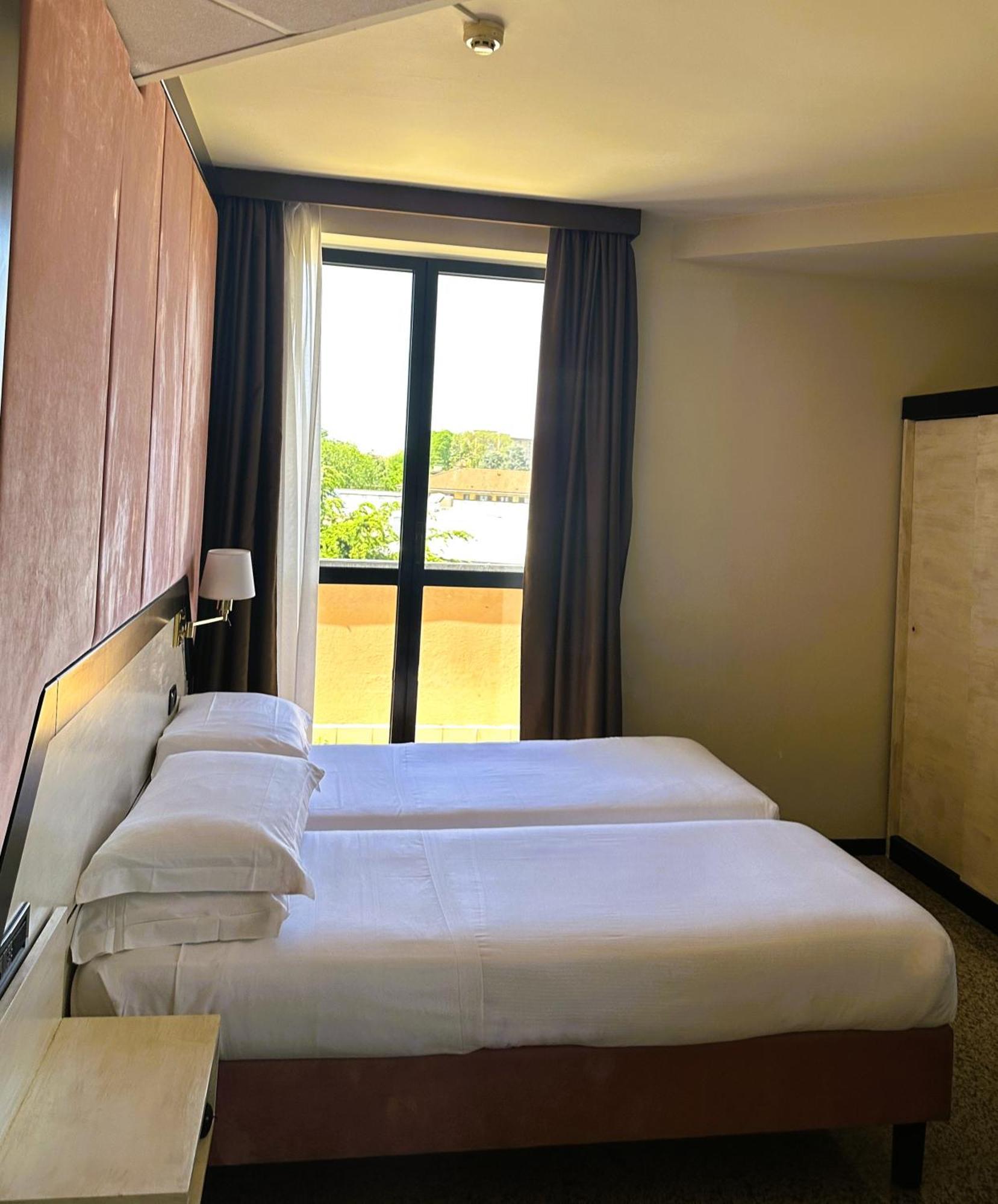 Hotel Diamante Corbetta Bagian luar foto