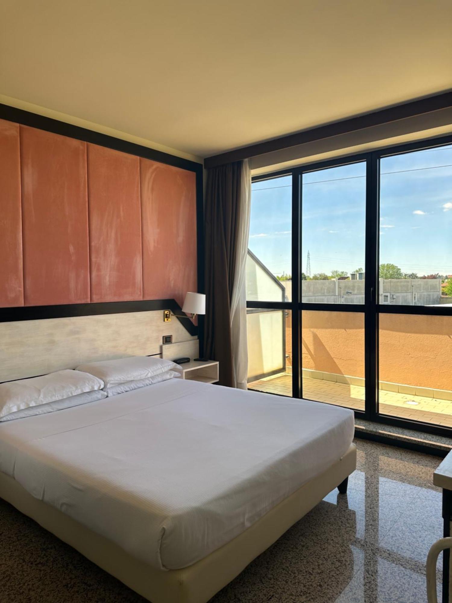 Hotel Diamante Corbetta Bagian luar foto