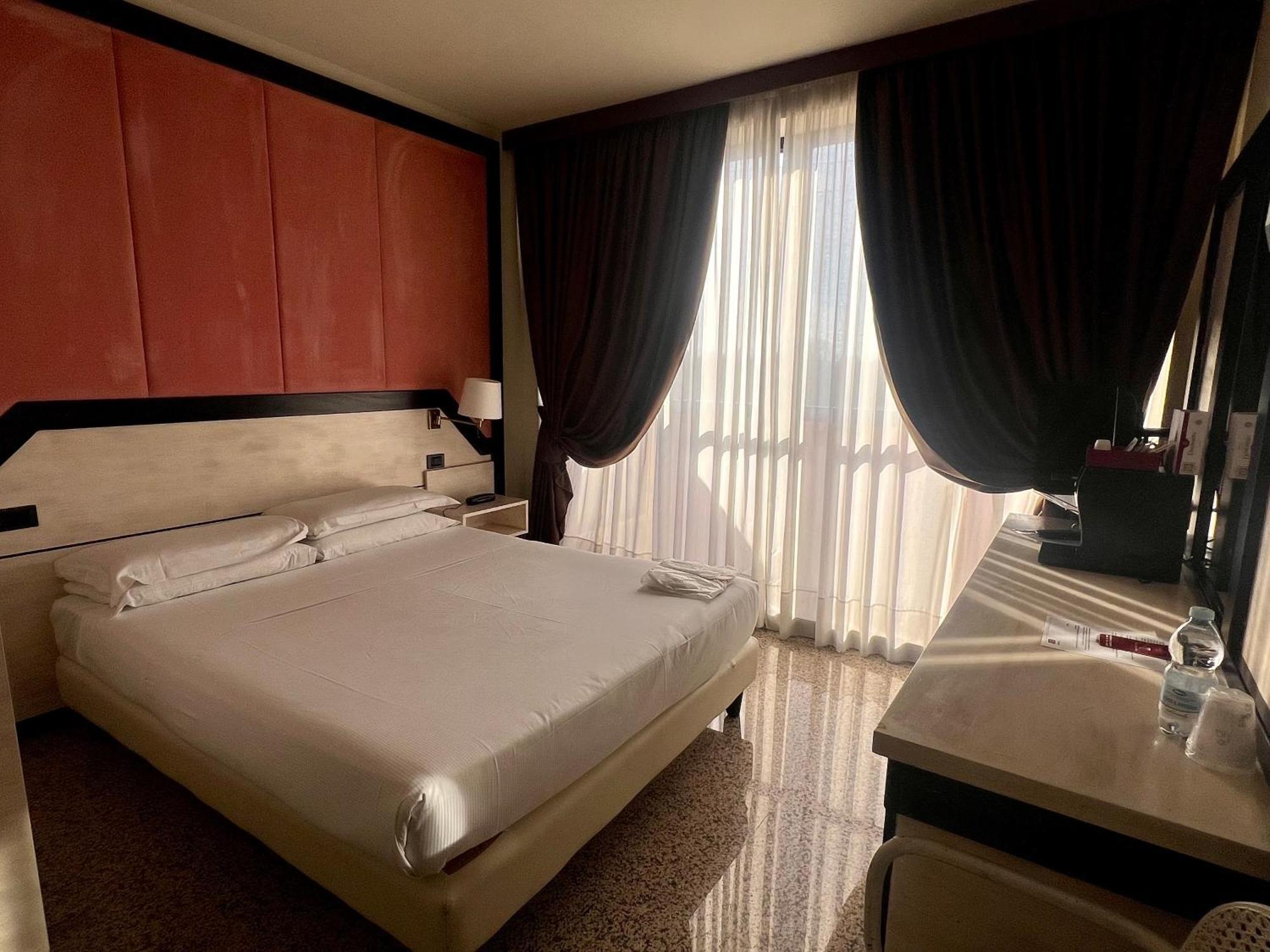 Hotel Diamante Corbetta Bagian luar foto